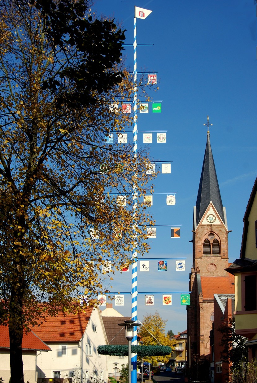 Maibaum Marienstraße Maibaum Marienstraße