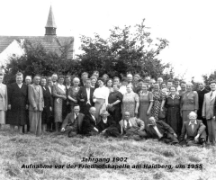 JG 1902 vor Friedhofkapelle um 1960