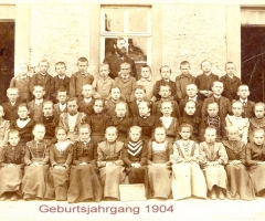 JG 1904 an der alten Schule