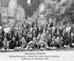 JG 1935/36 Schulentlassung 1950 mit Lehrer Cornelius