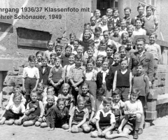 JG 1936/37 Klassenfoto mit Lehrer Schönauer 1949