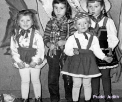 Kinder Völker, Pradel, Jahnel Hensbachstr 1960 (1)