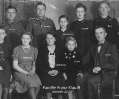 Staudt Franz mit Familie 1944