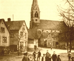 Marienstr Altes Kriegerdenkmal Schulkinder