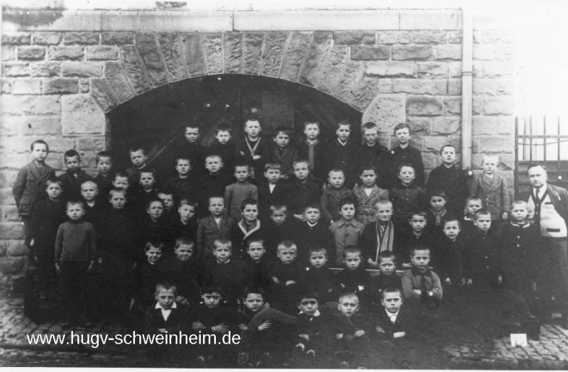 JG 1915/16/17 mit Lehrer Hermann Mehrlich