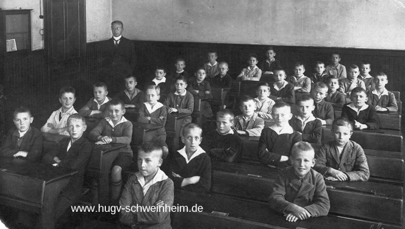 JG 1918 Knabenschule Schweinheim Kommunionklasse