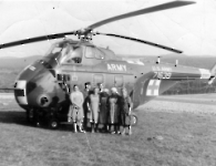 Landfrauen vor US-Hubschrauber im Neurod 1964