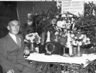 Gueldner_Mitarbeiter_Jubilare_1952_Eich_Hans_25_jaehriges_Arbeitsjubilaeum_bei_Gueldner_01