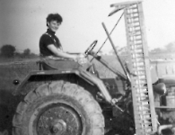 Gueldner_Schlepper_Amanda_Rickert_Schlepper_Maehbalken
