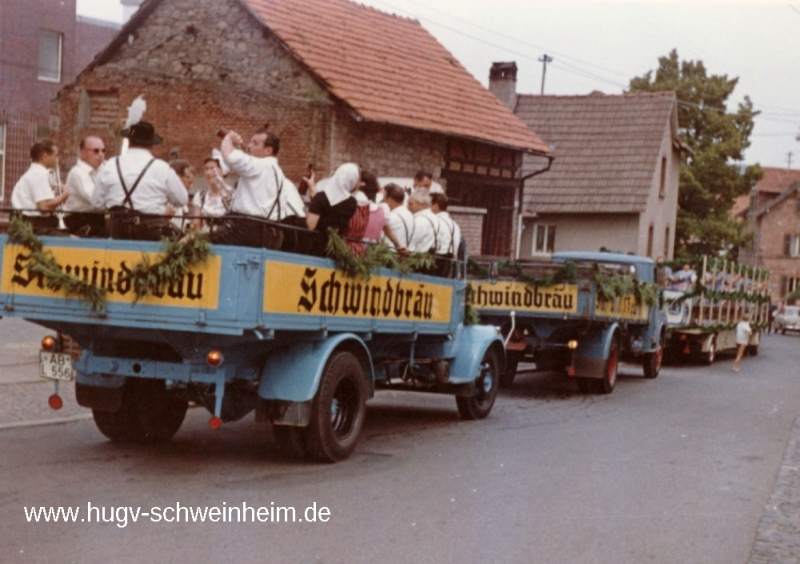 Festzug Jubiläum Laster