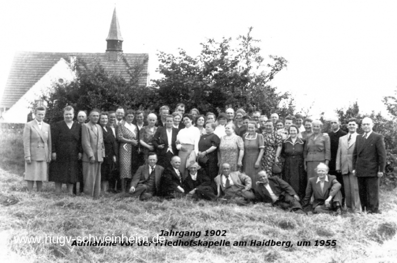 JG 1902 vor Friedhofkapelle um 1960