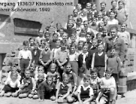JG 1936/37 Klassenfoto mit Lehrer Schönauer 1949